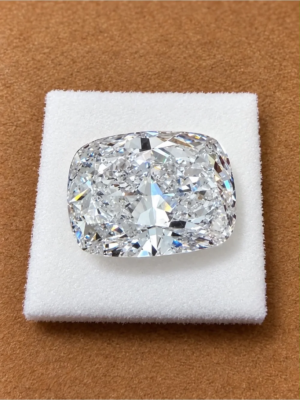 5.10 CT Lab Grown Cushion Diamond – IGI Certified – D Color VS2